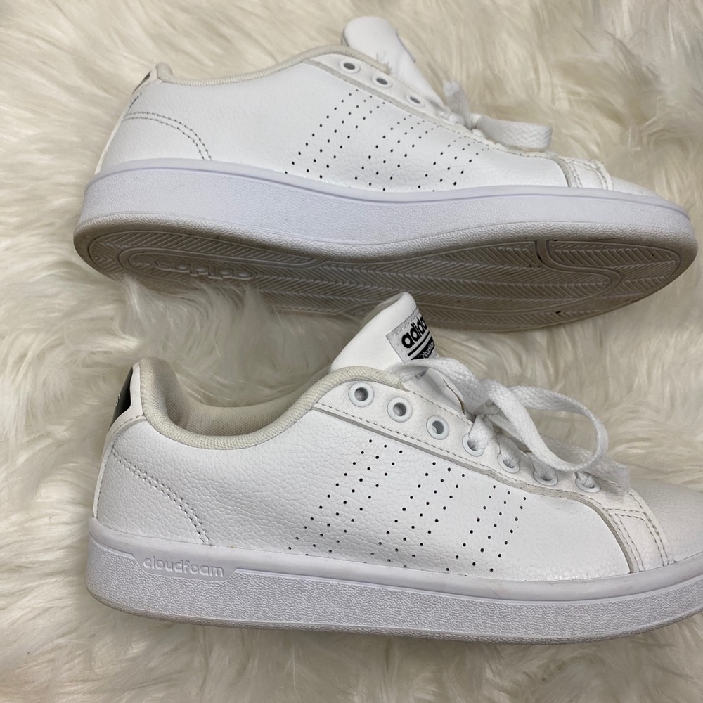 MEMORY FOAM ADIDAS RARE SNEAKERS SIZE 6 offer up